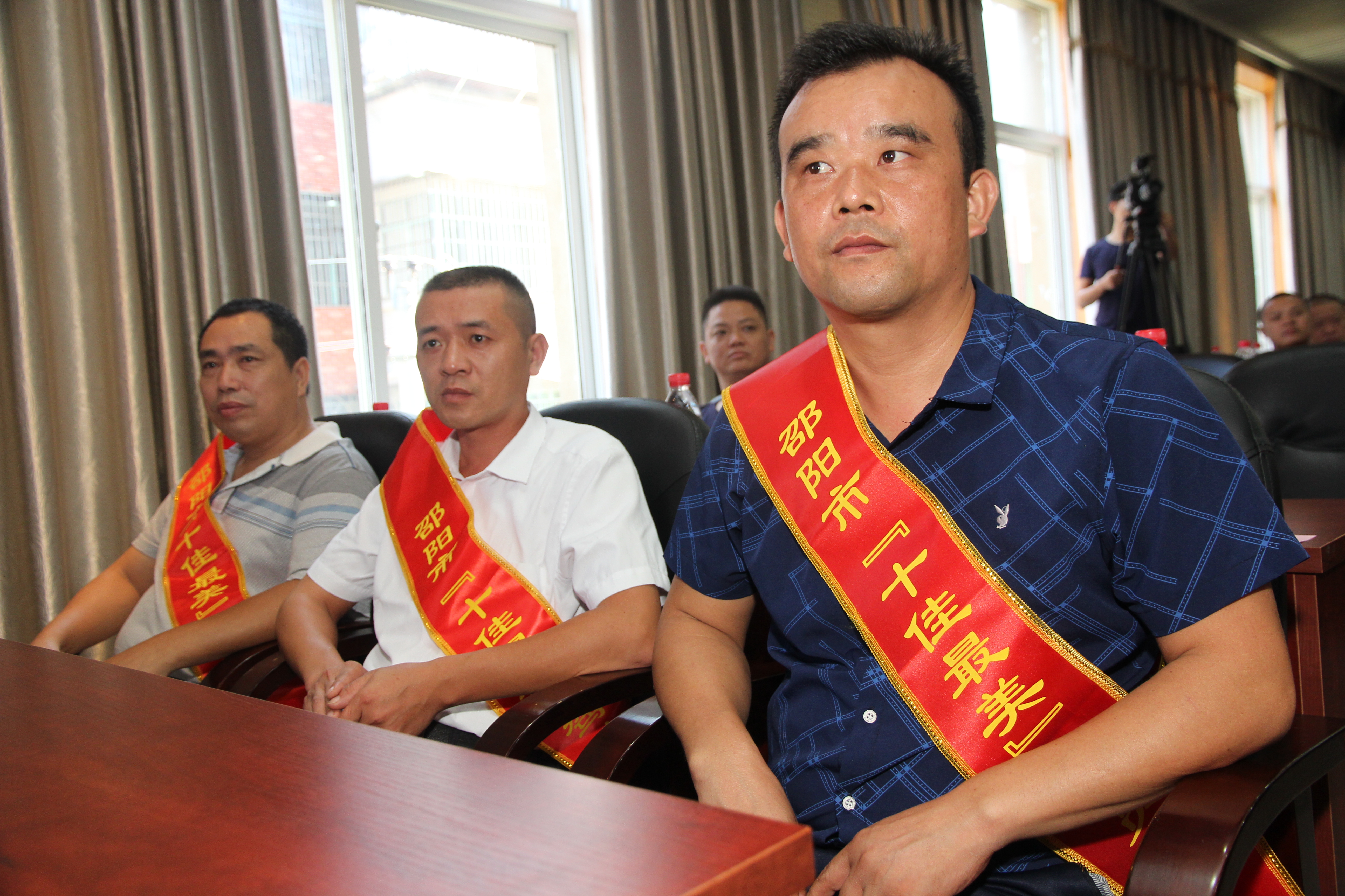 ——記市“十佳最美駕駛員” 、湘高速邵陽分公司駕駛員劉科技 李高雄  李雙江